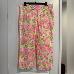 Size 8 Lilly Pulitzer pants. Cropped near the ankle- supper light weight.
